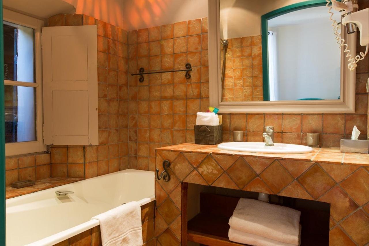 Le Jardin D'Emile Hotel Cassis Ruang foto