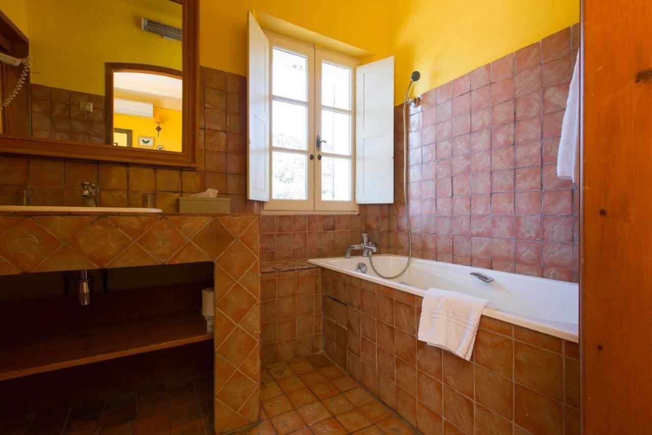 Le Jardin D'Emile Hotel Cassis Ruang foto